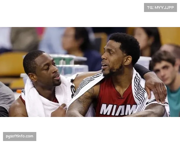 致敬时刻:热火主场为球队功勋队长哈斯勒姆举行40号球衣退役仪式 致敬时刻:热火主场为球队功勋队长哈斯勒姆举行40号球衣退役仪式